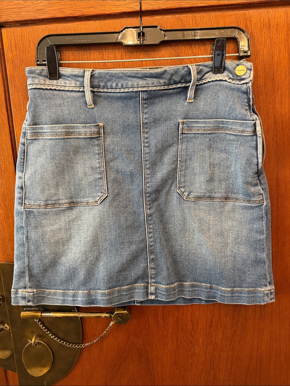 FRAME Casual Light Wash Denim Mini Skirt with Front Pockets Sz 29